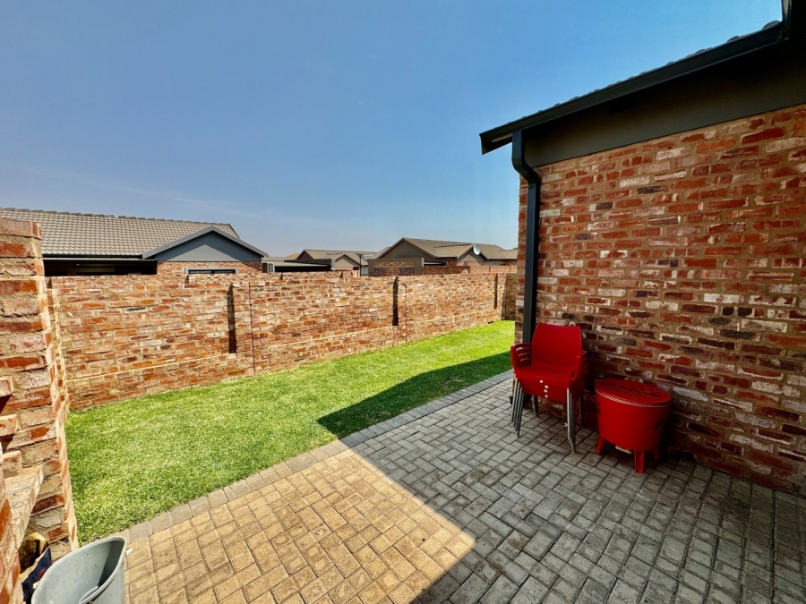 2 Bedroom Property for Sale in Van Der Hoff Park North West